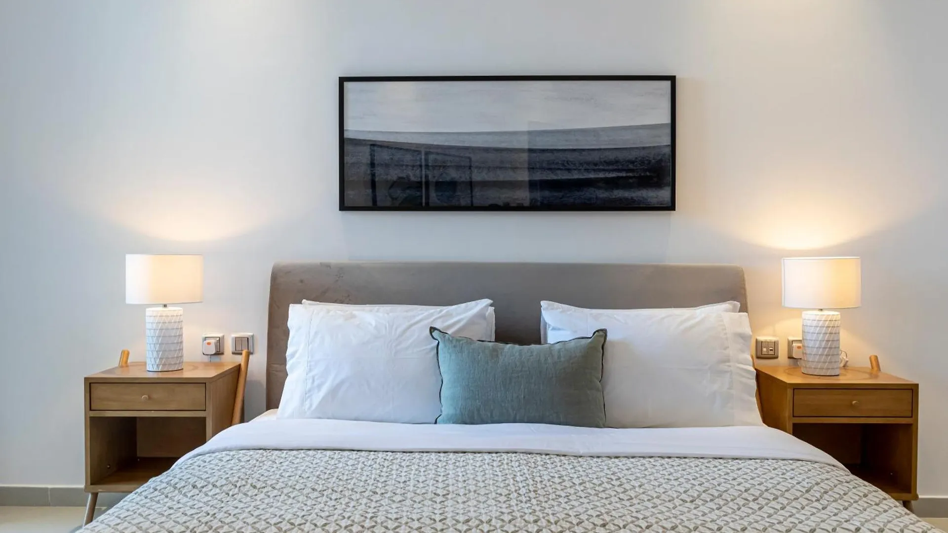 Apartment 2Br Api 1000 Community View Jumeirah Dubai United Arab Emirates
